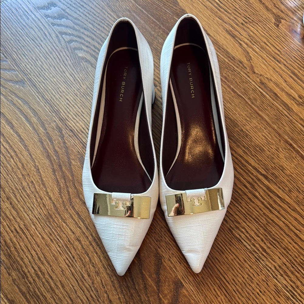 Tory Burch White and Gold Heels with Elegant Design
